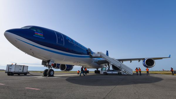 самолет AZAL - Sputnik Азербайджан