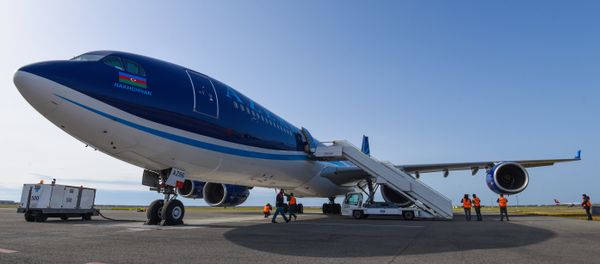 самолет AZAL - Sputnik Азербайджан