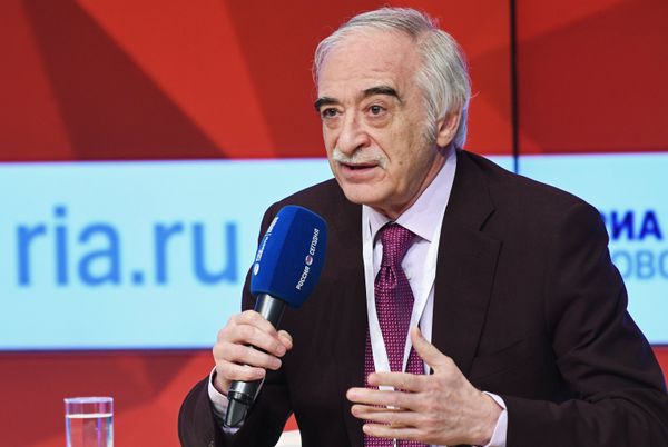 Певец, композитор Полад Бюльбюльоглы на IV Международном форуме русскоязычных вещателей в Международном мультимедийном пресс-центре МИА "Россия сегодня". - Sputnik Азербайджан