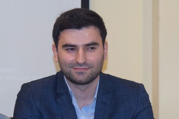 Графический дизайнер Фамиль Асадов - Sputnik Азербайджан