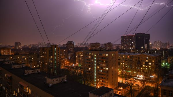 Весенняя гроза в Москве - Sputnik Азербайджан