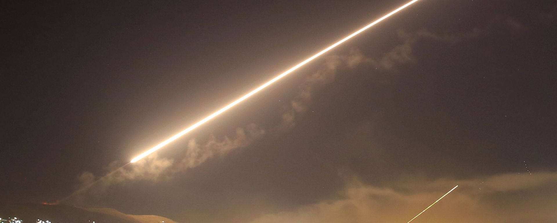 Ракетный удар США по Дамаску, Сирия - Sputnik Азербайджан, 1920, 23.03.2025