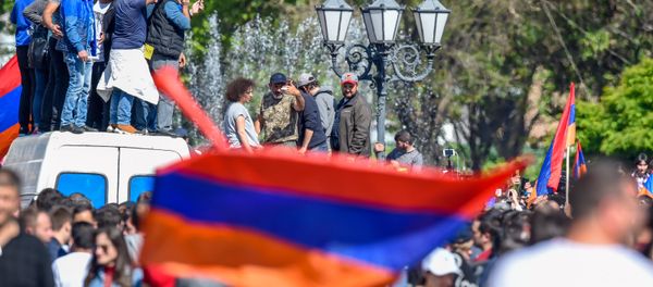 Никол Пашинян на Площади Республики (23 апреля 2018). Ереван - Sputnik Азербайджан