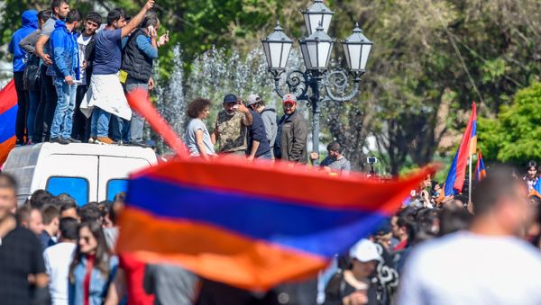 Никол Пашинян на Площади Республики (23 апреля 2018). Ереван - Sputnik Азербайджан