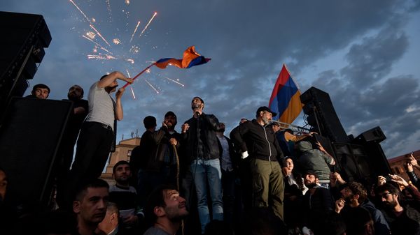 Митинг протестного движения Мой шаг на площади Республики (23 апреля 2018). Ереван - Sputnik Азербайджан