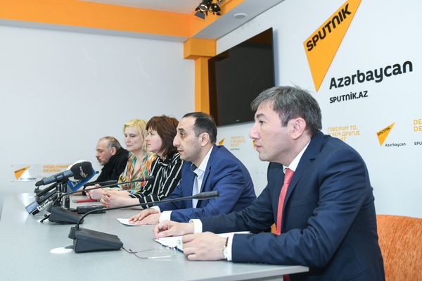 Пресс-конференция недавно созданной Рабочей группы по изучению и популяризации архитектурного, культурного, духовного, этнографического и исторического наследия Азербайджана - Sputnik Азербайджан