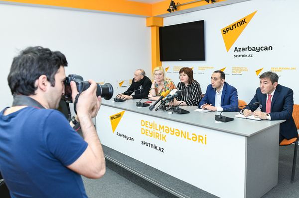 Пресс-конференция недавно созданной Рабочей группы по изучению и популяризации архитектурного, культурного, духовного, этнографического и исторического наследия Азербайджана - Sputnik Азербайджан