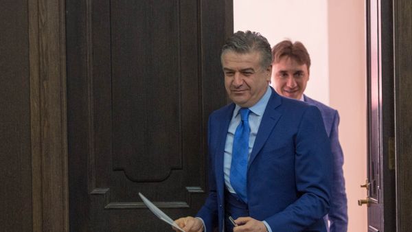Премьер-министр Армении Карен Карапетян - Sputnik Азербайджан