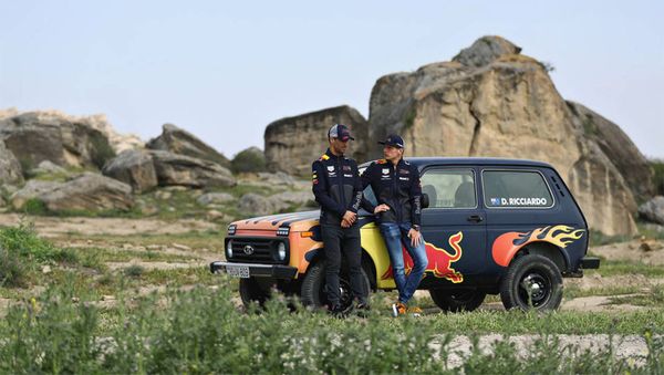 Пилоты команды Aston Martin Red Bull Racing Дэниэль Риккардо и Макс Ферштаппен - Sputnik Азербайджан