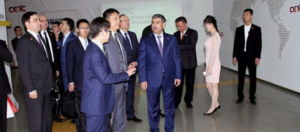 Министр обороны Азербайджана генерал-полковник Закир Гасанов посетил китайскую компанию “CETC International” - Sputnik Азербайджан