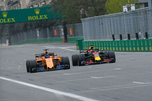 Второй день третьего сезона Гран-при Азербайджана Формулы-1 Второй день третьего сезона Гран-при Азербайджана Формулы-1 - Sputnik Азербайджан
