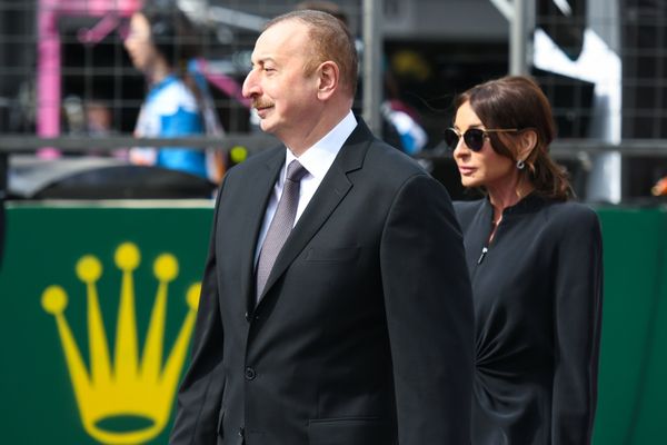 Последний день Гран-при Азербайджана в фотографиях на пит-лейне Гран-при Азербайджана Формулы-1 - Sputnik Азербайджан