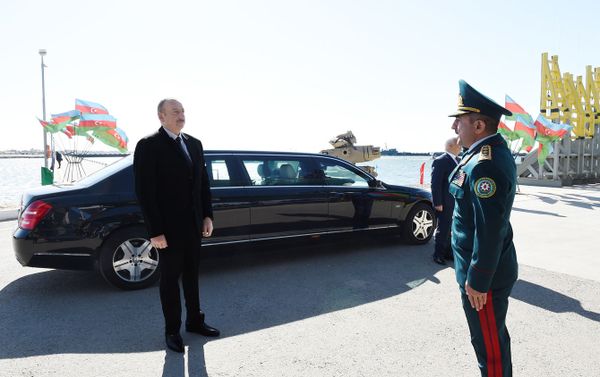 Президент Ильхам Алиев ознакомился с новопостроенным сторожевым пограничным кораблем типа Туфан - Sputnik Азербайджан