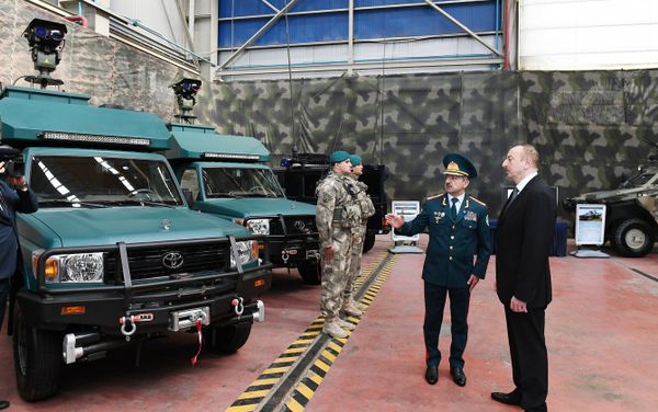Президент Ильхам Алиев ознакомился с новопостроенным сторожевым пограничным кораблем типа Туфан - Sputnik Азербайджан