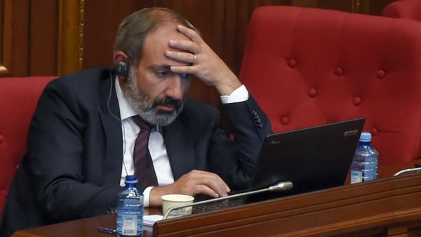 Никол Пашинян на специальном заседании парламента по выборам нового премьер-министра Армении (1 мая 2018). Еревaн - Sputnik Азербайджан
