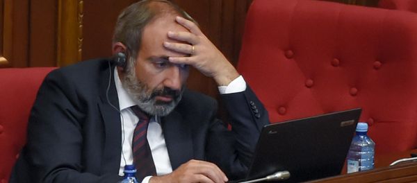 Никол Пашинян на специальном заседании парламента по выборам нового премьер-министра Армении (1 мая 2018). Еревaн - Sputnik Азербайджан