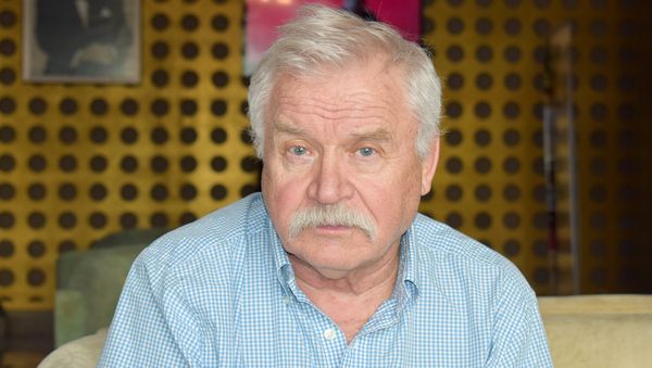 Советский и российский актёр театра и кино, кинорежиссёр Сергей Никоненко - Sputnik Азербайджан