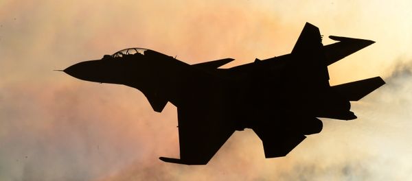 Многоцелевой истребитель Су-30СМ, фото из архива - Sputnik Азербайджан