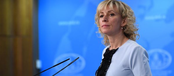 Официальный представитель министерства иностранных дел РФ Мария Захарова во время брифинга по текущим вопросам внешней политики - Sputnik Азербайджан
