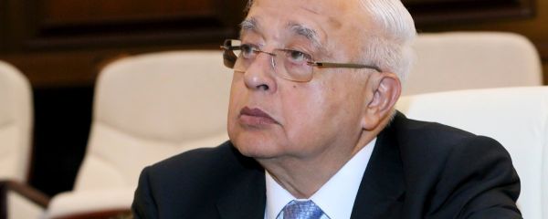 Азербайджанский писатель-драматург Эльчин Эфендиев - Sputnik Азербайджан
