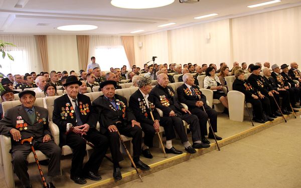 Встреча с ветеранами Великой Отечественной войны - Sputnik Азербайджан