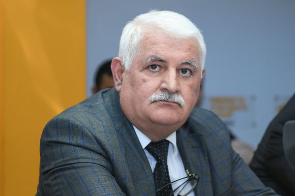 Заместитель председателя Совета прессы, председатель Международного Фонда Евразия Пресс Умуд Мирзаев - Sputnik Азербайджан