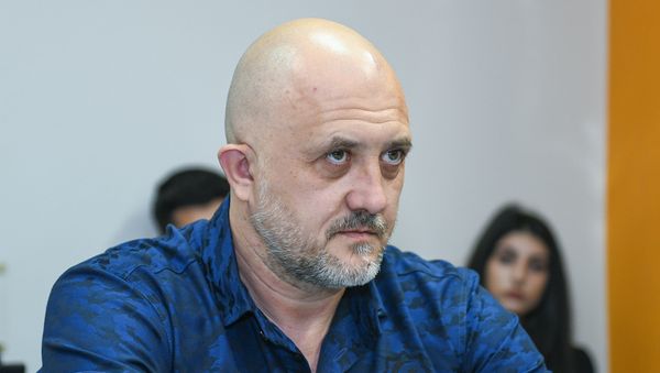 Журналист и политический обозреватель Евгений Михайлов - Sputnik Азербайджан