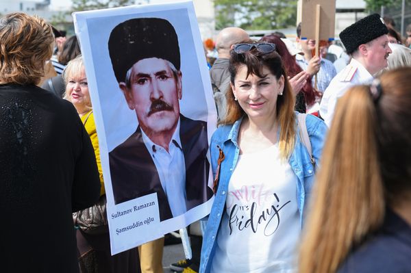 Акция Бессмертный полк по случаю 73 годовщины Дня Победы в Баку - Sputnik Азербайджан