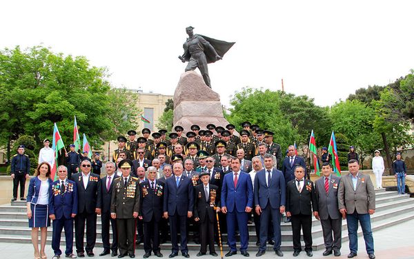 Почтена память соотечественников, погибших во время Великой Отечественной войны Почтена память соотечественников, погибших во время Великой Отечественной войны - Sputnik Азербайджан