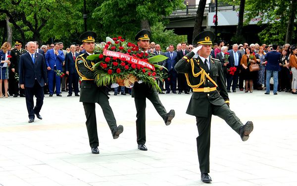 Почтена память соотечественников, погибших во время Великой Отечественной войны Почтена память соотечественников, погибших во время Великой Отечественной войны - Sputnik Азербайджан