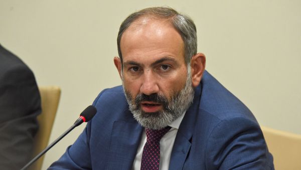 Пресс-конференция премьер-министра Армении Никола Пашиняна в оккупированном Арменией городе Ханкенди, 9 мая 2018 года - Sputnik Азербайджан