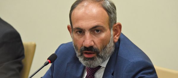 Пресс-конференция премьер-министра Армении Никола Пашиняна в оккупированном Арменией городе Ханкенди, 9 мая 2018 года - Sputnik Азербайджан