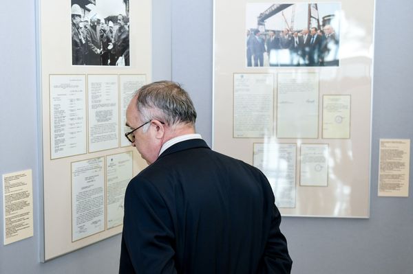 Открытие российско-азербайджанской историко-документальной выставки Гейдар Алиев: Личность, Миссия, Наследие в Центре Гейдара Алиева - Sputnik Азербайджан