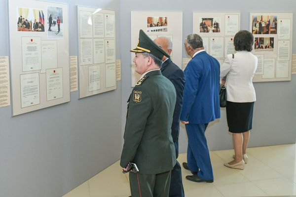 Открытие российско-азербайджанской историко-документальной выставки Гейдар Алиев: Личность, Миссия, Наследие в Центре Гейдара Алиева - Sputnik Азербайджан