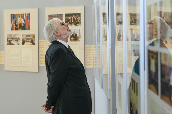 Открытие российско-азербайджанской историко-документальной выставки Гейдар Алиев: Личность, Миссия, Наследие в Центре Гейдара Алиева - Sputnik Азербайджан