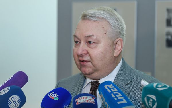Начальник Управления Президента РФ по межрегиональным и культурным связям с зарубежными странами Владимир Чернов - Sputnik Азербайджан