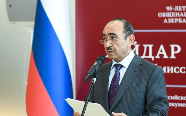Помощник Президента АР по общественно-политическим вопросам Али Гасанов - Sputnik Азербайджан