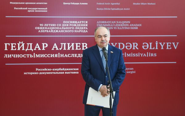 Заместитель Председателя Совета Федерации Федерального Собрания Российской Федерации, координатор группы наблюдателей от МПА СНГ Ильяс Умаханов - Sputnik Азербайджан