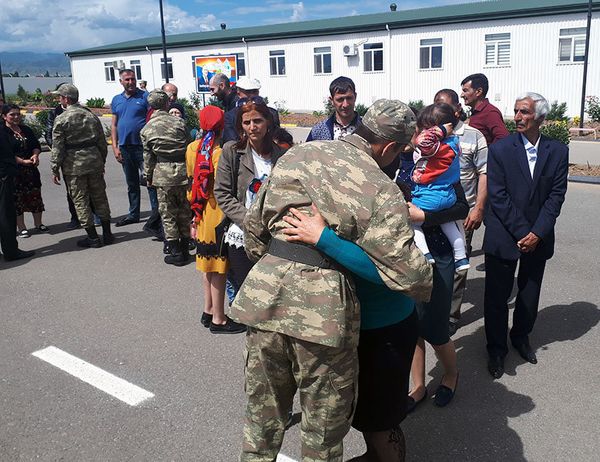 Церемония принятия военной присяги в воинских частях Министерства обороны Азербайджанской Республики - Sputnik Азербайджан