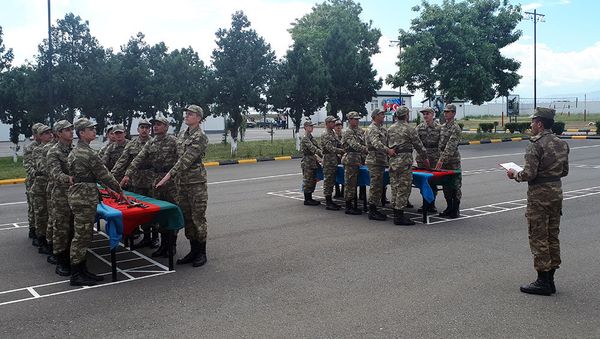 Церемония принятия военной присяги в воинских частях Министерства обороны Азербайджанской Республики - Sputnik Азербайджан