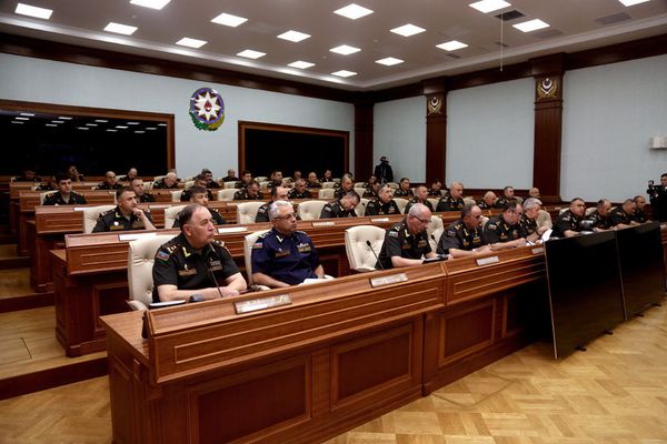 Служебное заседание под руководством министра обороны Азербайджана генерал-полковника Закира Гасанова - Sputnik Азербайджан