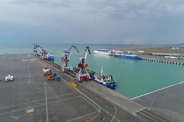 Комплекс Бакинского международного морского торгового порта в поселке Алят  - Sputnik Азербайджан