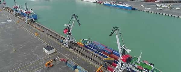 Комплекс Бакинского международного морского торгового порта в поселке Алят - Sputnik Азербайджан