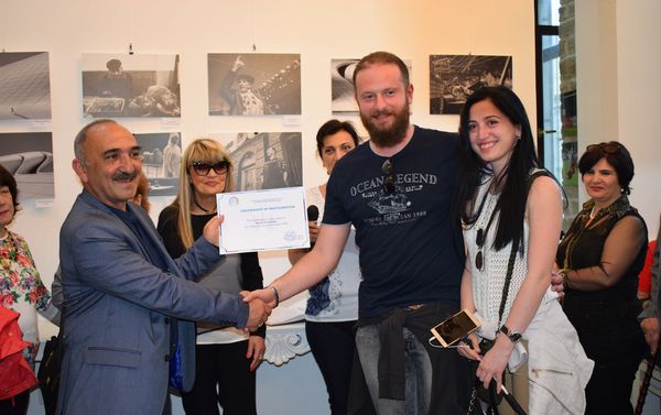 В галерее Nur Art House прошло открытие выставки Азербайджан глазами фотографов Грузии. Я полюбил Азербайджан - Sputnik Азербайджан
