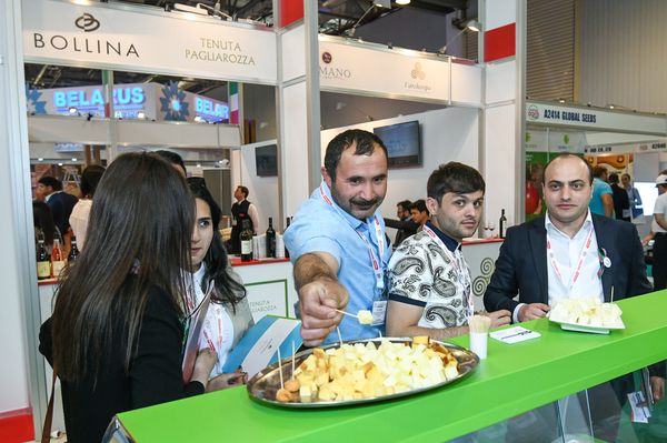 24-я Азербайджанская международная выставка Пищевая промышленность (WorldFood Azerbaijan-2018) и 12-я Азербайджанская международная выставка Сельское хозяйство (Caspian Agro-2018) - Sputnik Азербайджан