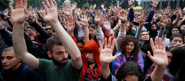 Протесты в Тбилиси, 12 мая 2018 года - Sputnik Азербайджан