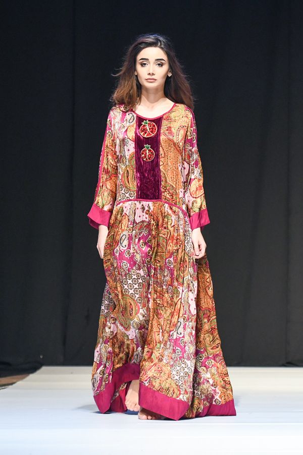 Показ модных коллекций седьмого сезона Azerbaijan Fashion Week - Sputnik Азербайджан