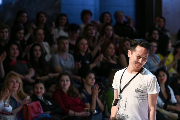 Показ модных коллекций седьмого сезона Azerbaijan Fashion Week - Sputnik Азербайджан