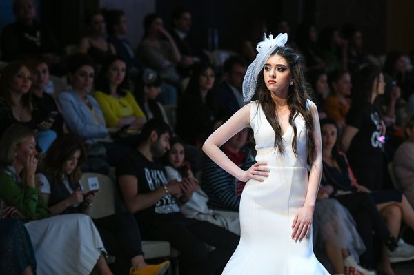 Показ модных коллекций седьмого сезона Azerbaijan Fashion Week - Sputnik Азербайджан