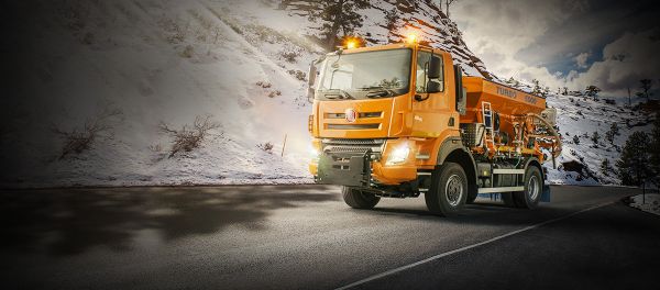 Одна из моделей грузовых автомобилей TATRA - Sputnik Азербайджан